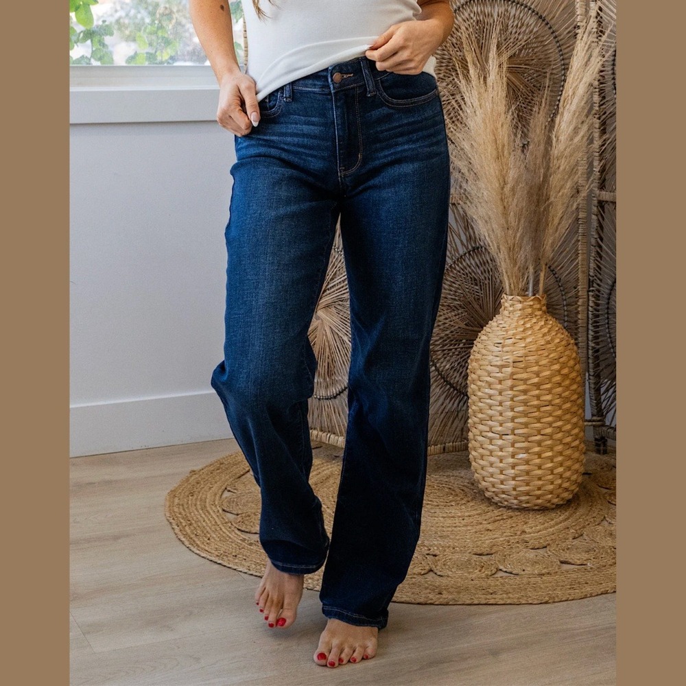 NEW Judy Blue Womens 3/26 Straight Leg‎ Jeans Dark Wash Mid Rise Classic 82679